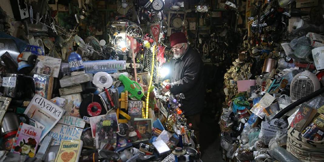 72 yaşında ilginç kişiliğiyle dikkat çekiyor: İğne atsa düşmeyecek dükkanındaki başarısı herkesi şaşırtıyor 1